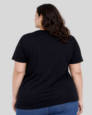 Composed T-Shirt — Minimal Look, Maximum Presence